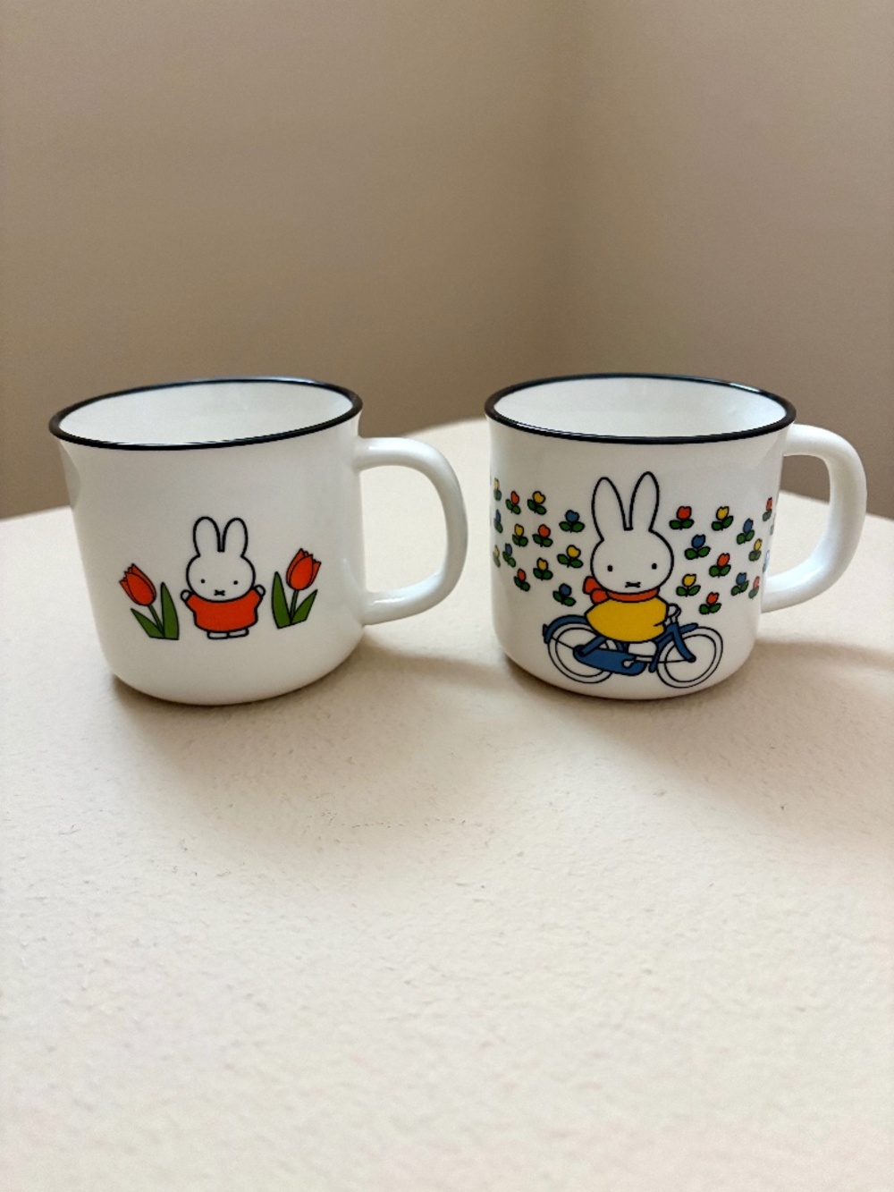 MIFFY Mercis bv nijntje Set of Two Mugs Retro Red Tulip and Bike Flowers